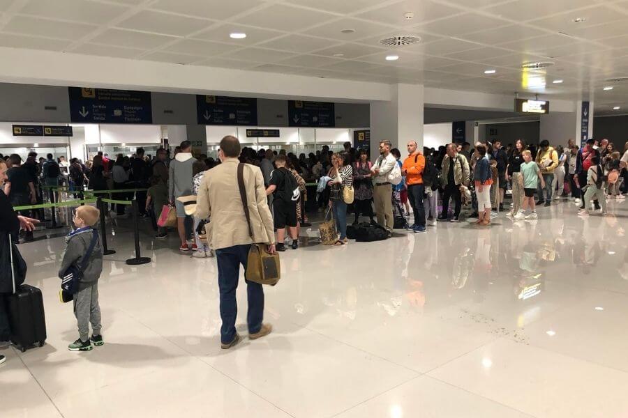 Queues at Passport Control in Palma de Mallorca Airport