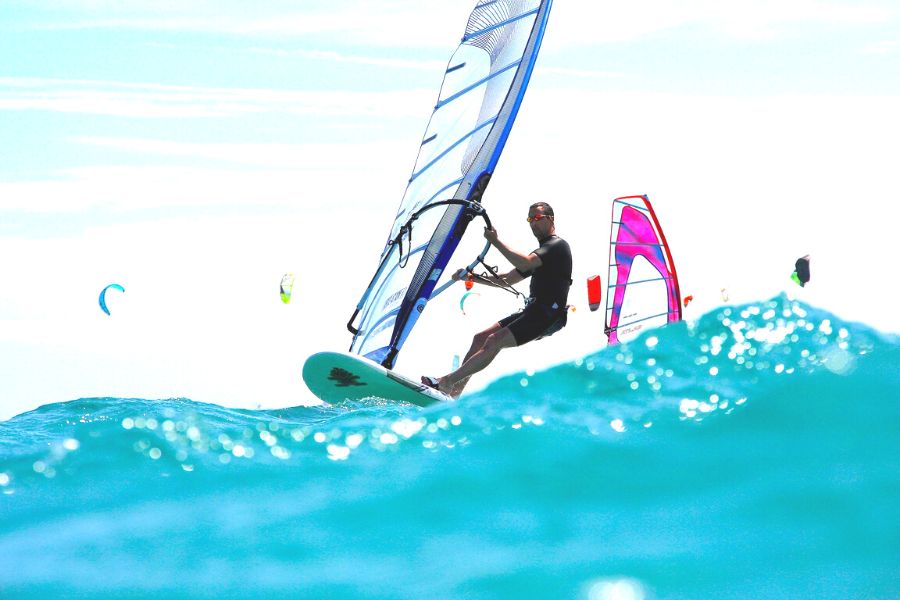 windsurfing in playa de palma mallorca